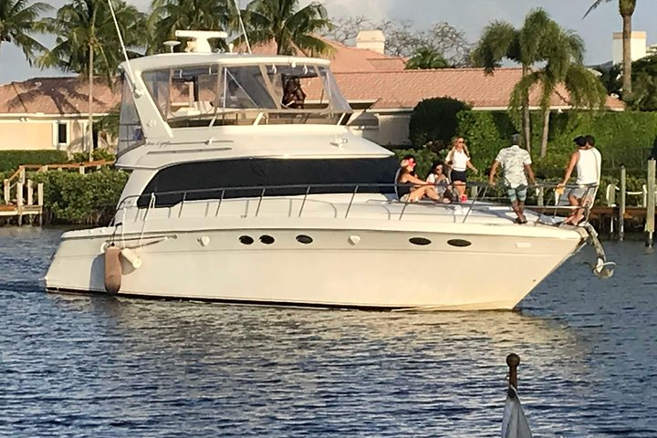  Jupiter Private Yacht Cruise with Captain/Stewardess  - Photo 1 of 25